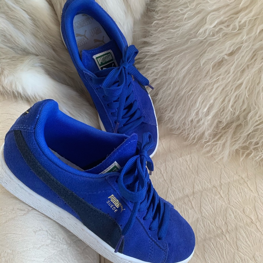 Women’s Puma suede shoes size 7